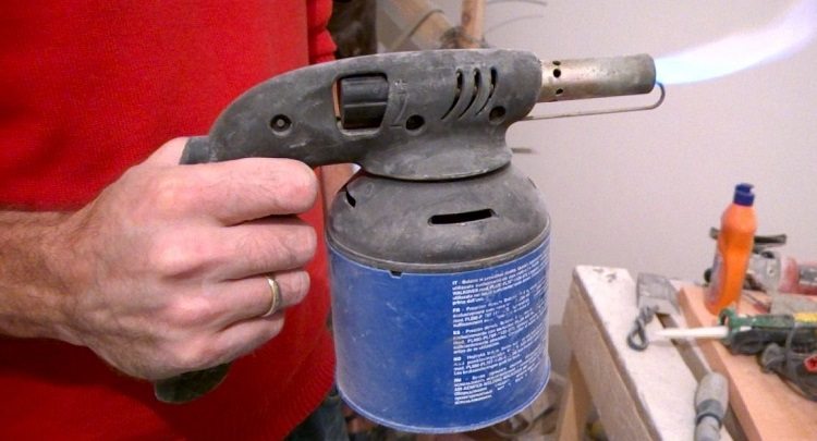 Un brûleur à cylindre jetable est un équipement pratique et facile à utiliser Brûleur à gaz pour le brasage de tuyaux en cuivre