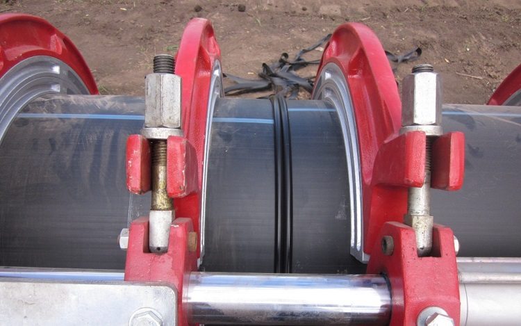 Le bord fondu faisant saillie à la jonction est appelé grata Machine de soudage de tuyaux en plastique