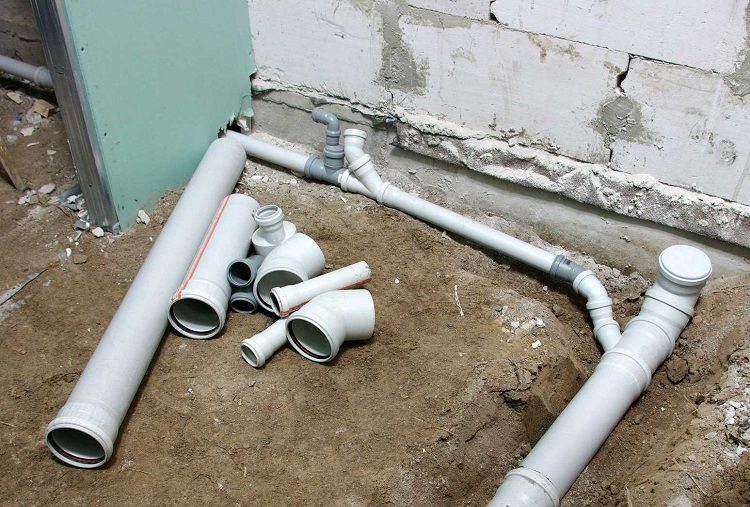 L'installation d'assainissement est réalisée à l'aide de tuyaux et raccords de diamètre approprié Remplacement des tuyaux d'égout