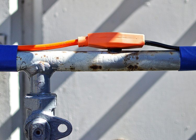 Une alternative à l'isolation de l'eau des rues peut être un câble chauffant Comment isoler une conduite d'eau dans la rue