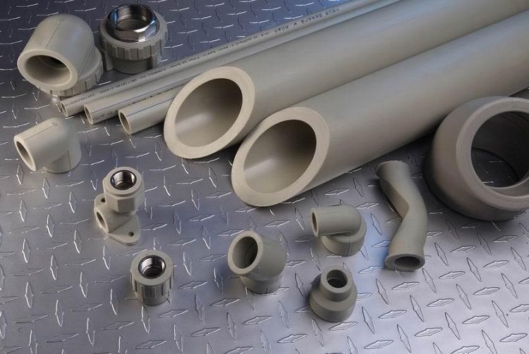 Pour une connexion de qualité des tuyaux avec raccords, vous devez choisir les produits d'un seul fabricant conduite d'eau à poser dans le sol