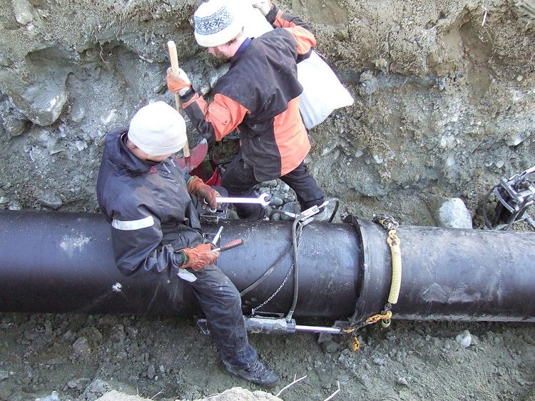 La plus simple est la connexion par emboîtement des tuyaux, car elle ne nécessite pas l'utilisation d'équipement de soudage Tuyaux tête de pression en fonte en forme de cloche spécification standard de l'état 9583 75