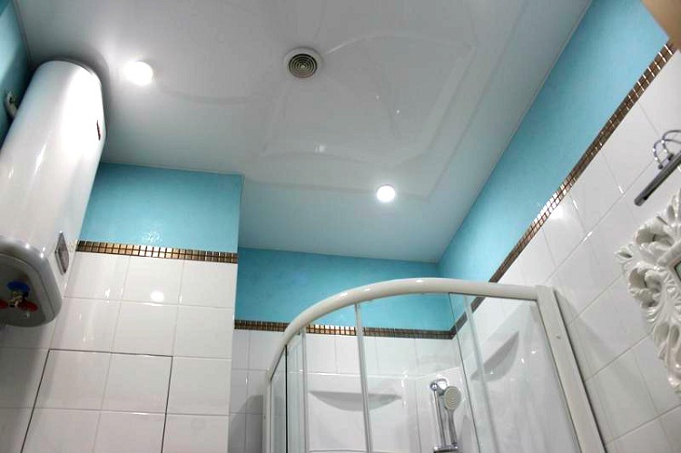 Une salle de bain est une pièce avec un taux d'humidité élevé et des problèmes de ventilation entraînent inévitablement l'apparition de condensation sur les tuyaux Condensation sur les conduites d'eau froide que faire