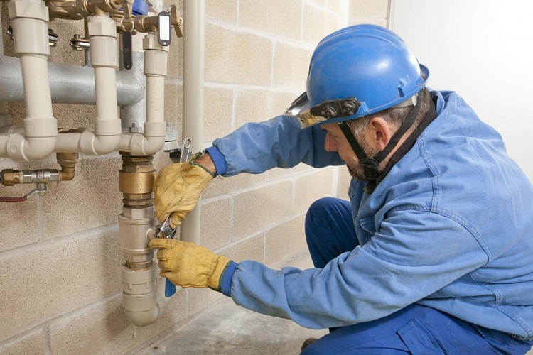 L'approvisionnement en eau interne est un système situé dans une pièce, les appareils des consommateurs y sont connectés Co-entreprise d'eau domestique et d'assainissement