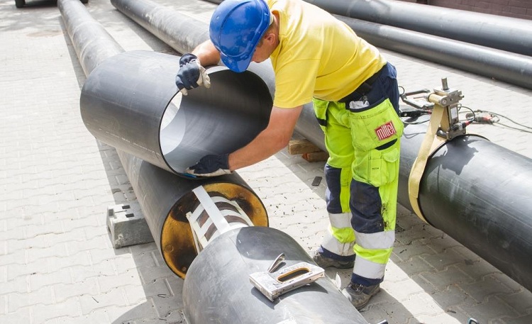Divers matériaux et méthodes sont utilisés pour chauffer les réseaux d'égouts Réchauffeur pour tuyaux d'égout