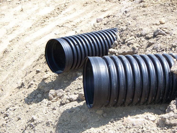 Les tuyaux ondulés sont très durables. ils peuvent être déposés dans le sol Tuyau ondulé pour assainissement