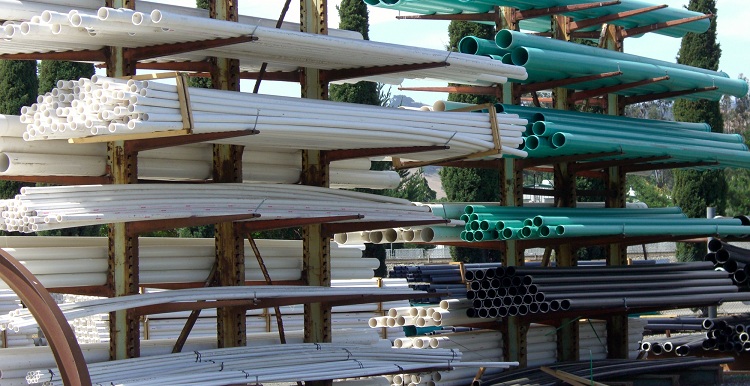 Les tuyaux en PVC sont classés par propriétés techniques, tailles et fonction Tuyaux et raccords en PVC pour l'alimentation en eau