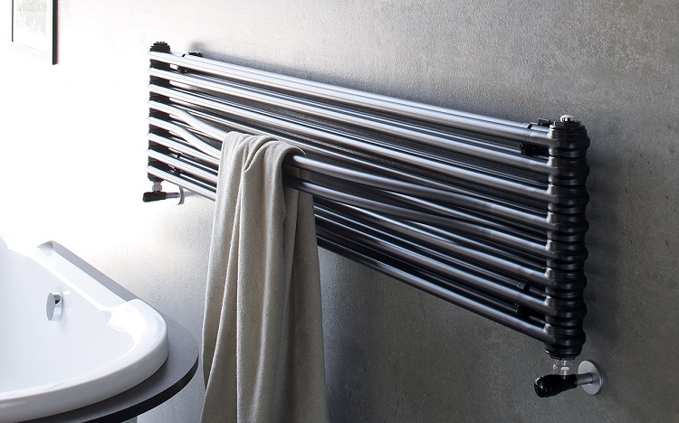Radiateur tubulaire dans la salle de bain Quels sont les radiateurs de chauffage pour un appartement
